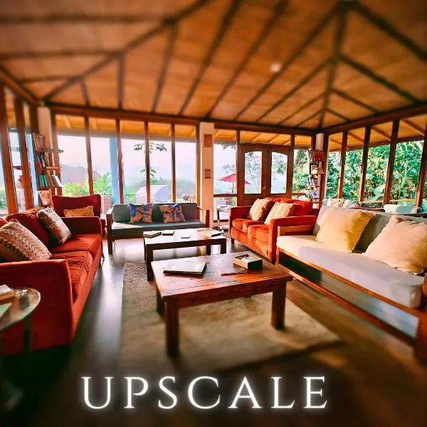 The River House - Upscale Lodge, hotel in Puerto Quito