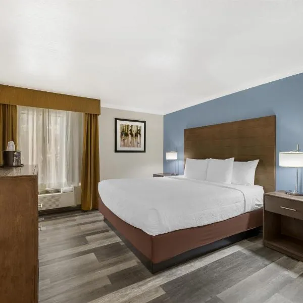 Best Western Airport Albuquerque InnSuites Hotel & Suites, hotel v destinaci Albuquerque