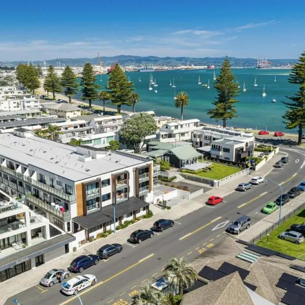 2 Room Luxury Beach Escape 112sq Mt Maunganui, hotel in Mount Maunganui