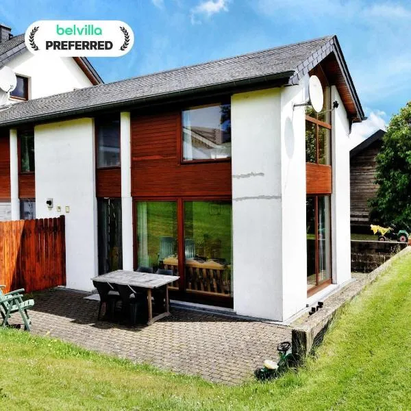 Holiday Home in St Vith with hot tub โรงแรมในAmelscheid