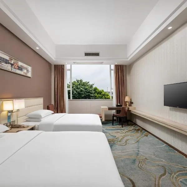 广州白云机场空港君玥酒店-Free airport shuttle & Canton Fair free shuttle-During Apr15th to May5: Huadu şehrinde bir otel