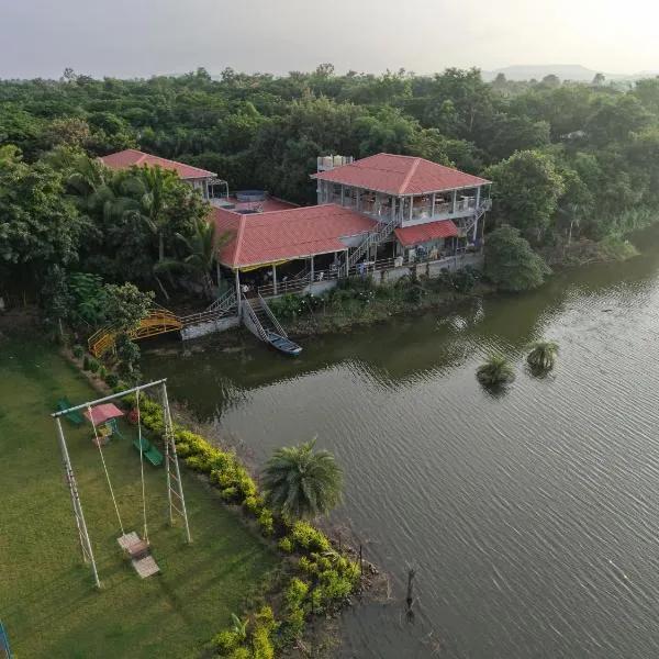 Neel Farms and Resort, hotel v destinácii Saoner