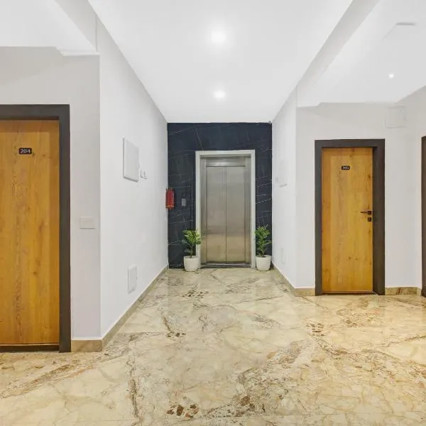 Super Townhouse OAK Hitec City Near Image Hospital: Haydarabad'da bir otel