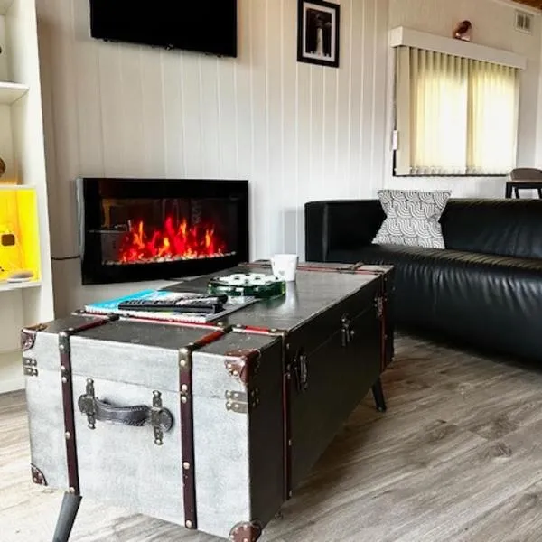 Lodge Cabin with Fabulous Views 2 - Farm Stay, hotell sihtkohas Portpatrick