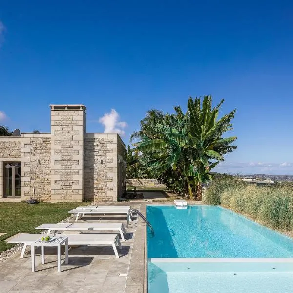 Thalmargia Villas, with Pool, Hot Tub & Ultimate Peace, By ThinkVilla，Garazo的飯店