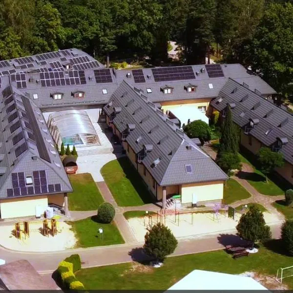 Hotel Paradiso، فندق في Suchedniów