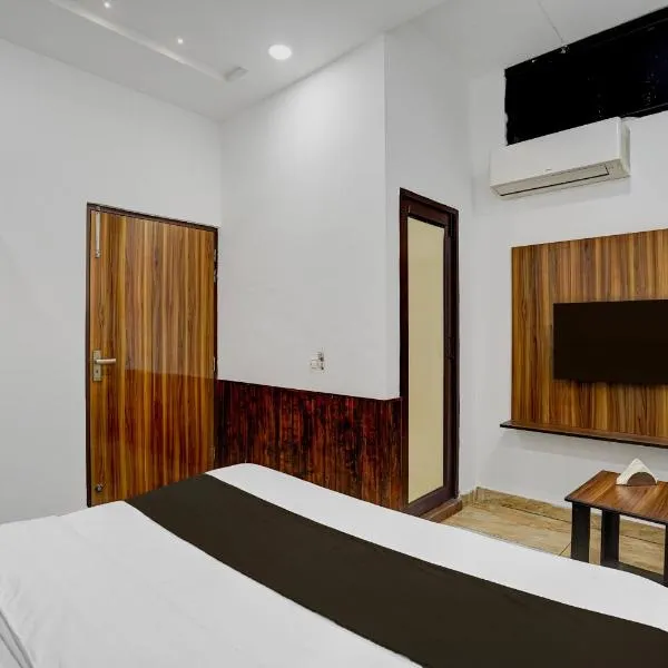 Hotel O Silver Arc Mall Ludhiana Formerly White Solitaire, khách sạn ở Ludhiana