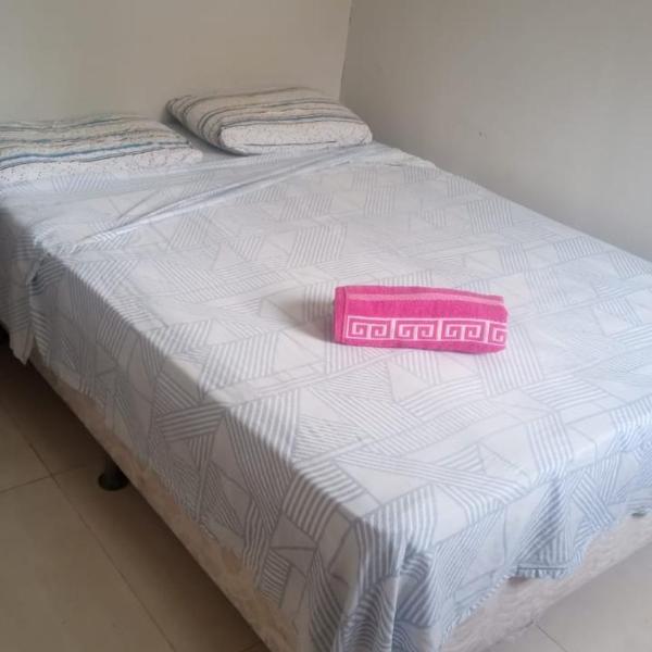 Quarto com banheiro privativo na praia do forte e garagem disponível com quintal - Foto 2