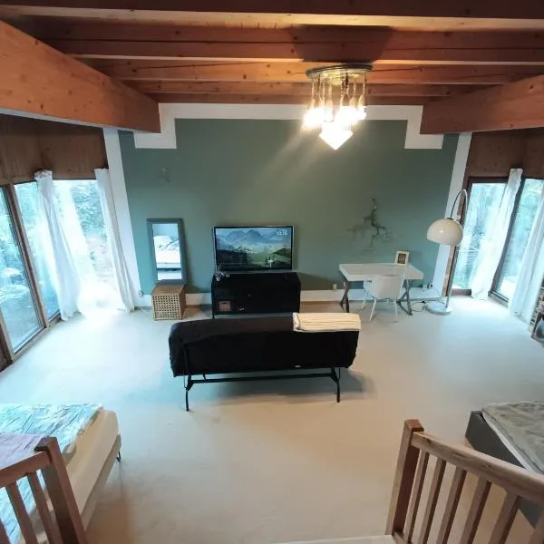 Großes Zimmer mit eigener Terrasse, hotel in Krupunder