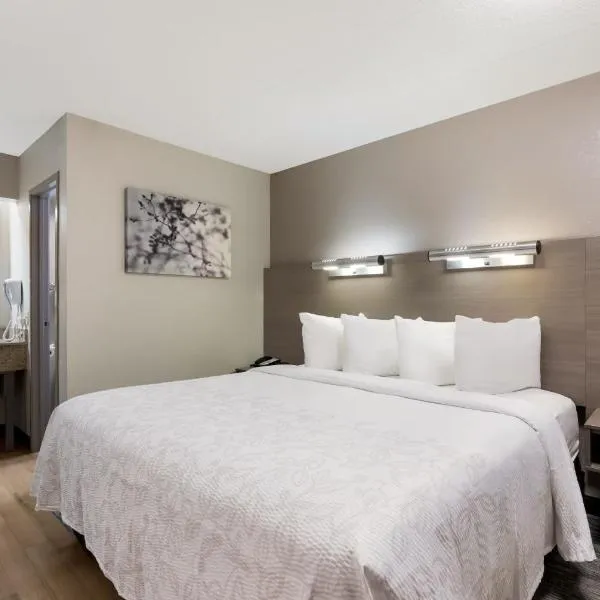 Red Roof Inn PLUS+ Chicago - Naperville, hotel in Naperville