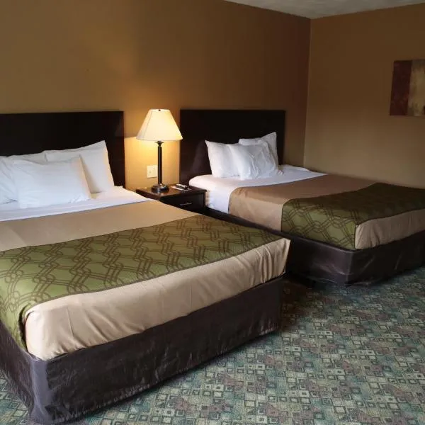 Econo Lodge Inn & Suites Munising Area、Wetmoreのホテル