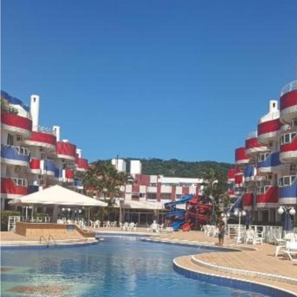Frente mar com piscina