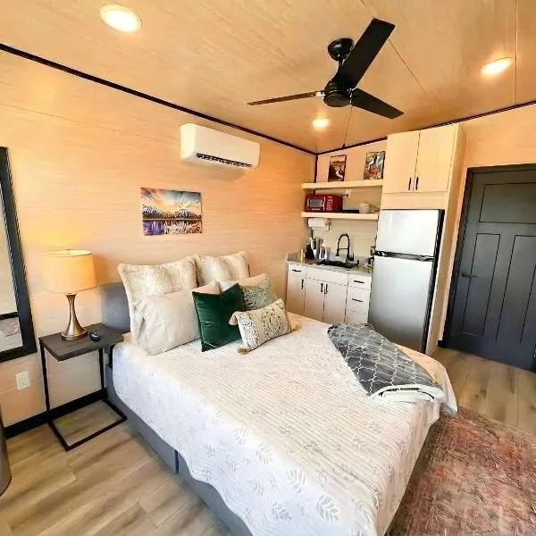 Teeny Teton Home with Panoramic View, hotel v destinaci Cache