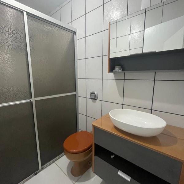 Casa com 2 quartos, sendo um suíte, super aconchegante para temporada - Foto 3