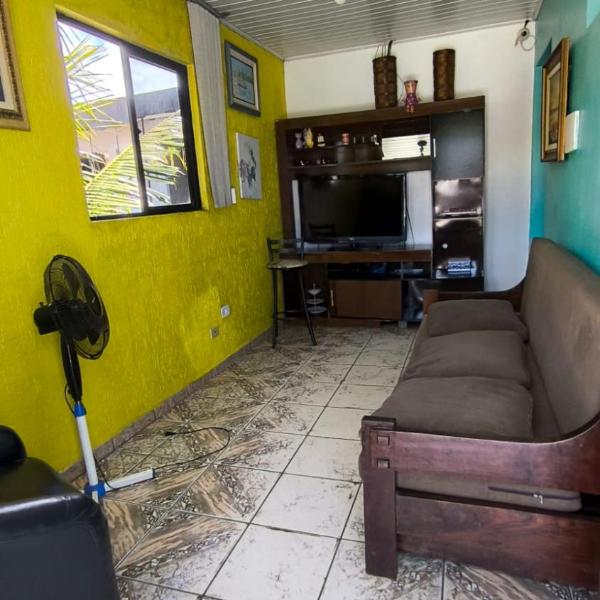 Sobrado há 7 quadras da praia
