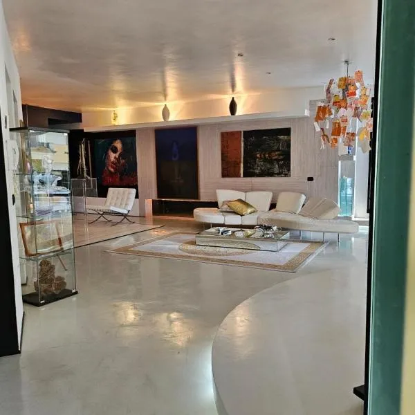 Elite Cinqueterre Design Apartment Vip Jacuzzi Seaview & Garden, hotelli kohteessa La Spezia