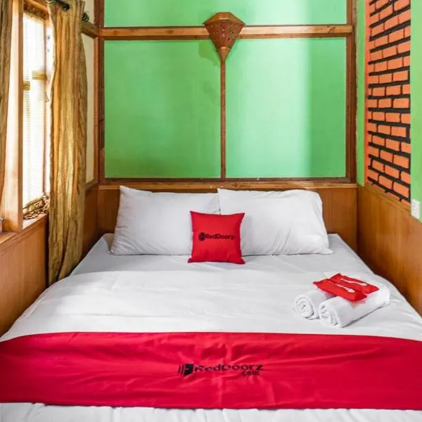 RedDoorz near Kawah Putih Ciwidey、バンドンのホテル
