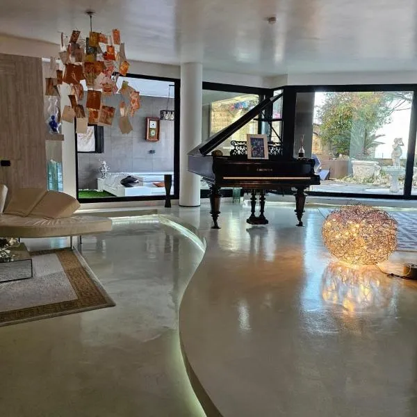 Elite Cinqueterre Design Apartment Vip Jacuzzi Seaview & Garden, hotel v mestu La Spezia