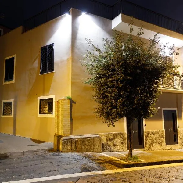 B&B Bifulco Boutique Rooms، فندق في أوتافيانو