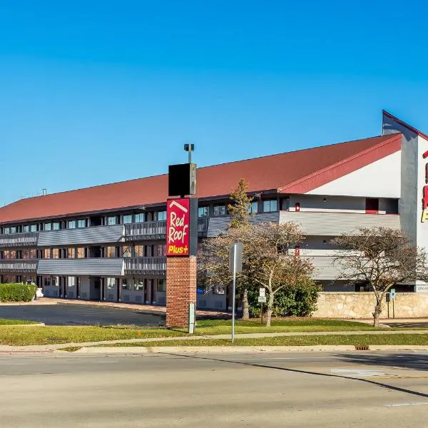 Red Roof PLUS Chicago - Hoffman Estates, khách sạn ở Hoffman Estates