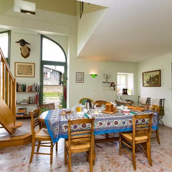 Jolie vache déguisée en fleurs, chambre d'hôte à Soulosse, отель в городе Soulosse-sous-Saint-Élophe