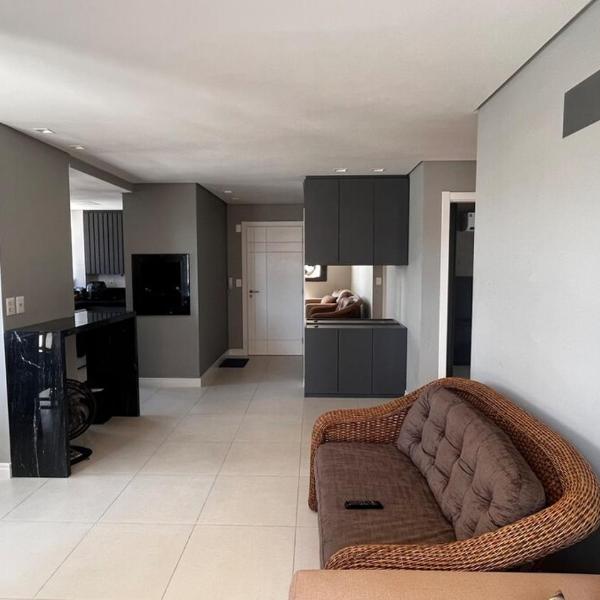 Apartamento 2 suítes, próximo a praia em Torres