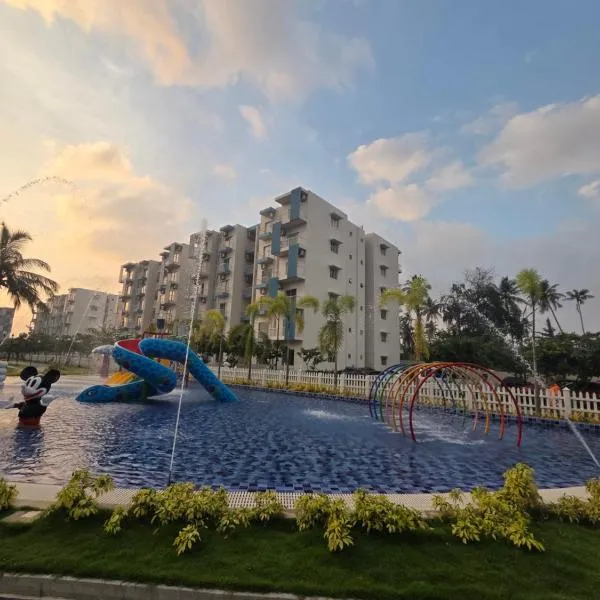 Santorini Resort Appartment Airport Haven with Skyline View, hotel u Negombu