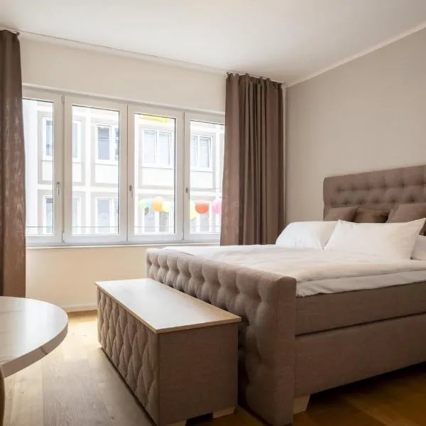 GoldenKey-Suites - New Luxury Suite 'Augusta Vindelicum' - Air Conditioning - Elevator - Prime Location at Augsburg Town Hall Square: Augsburg şehrinde bir otel