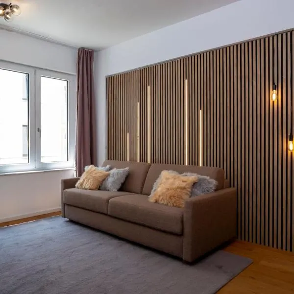 GoldenKey-Suites - Luxury Suite 'Leopold Mozart' - 3 Rooms - Air Conditioning - Prime location Rathausplatz Augsburg, ξενοδοχείο στο Άουγκσμπουργκ