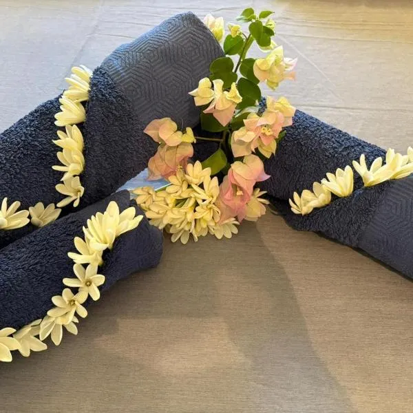 Poe Guesthouse, ξενοδοχείο στο Avatoru