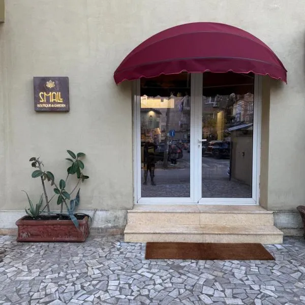 SMALL Boutique & Garden, hotel in Tirana