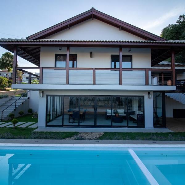 Linda casa de luxo em condominio privado