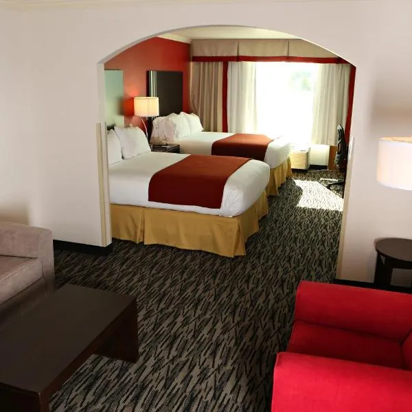 萨姆特智选假日酒店及套房，位于萨姆特的酒店