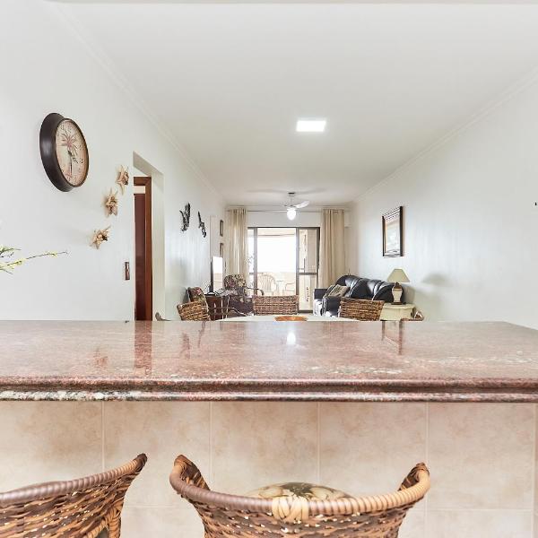 950 Apartamento em Bombinhas com 3 dormitórios. VISTA PARA O MAR