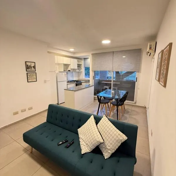 Liza house-comfortable and centrally located, Rosario, Hotel in Rosario