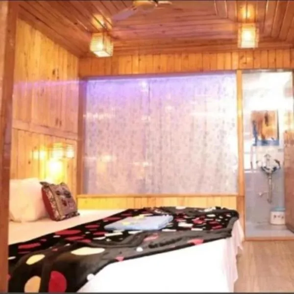 ALTAF's MOTEL, hotel di Matheran