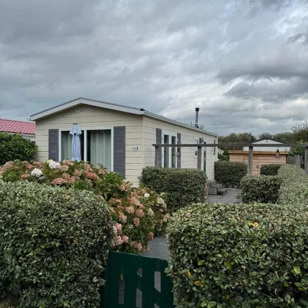 Chalet Sea Shell - Near the Beach in Petten, Hotel in Petten