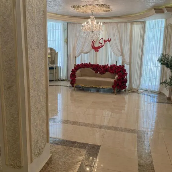 Luxury 3 bedrooms apartment for rent in a sheikh zayed compound, hotel in Kafr Abū ʼumaydah