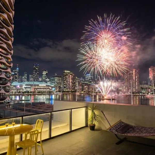 Luxury Marina Tower Stay Waterfront & City Views, hotel i Melbourne