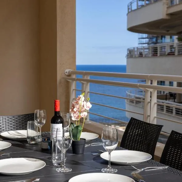 Luxury Apartment with Pool and Terrace, Top Location, hotel a Sliema