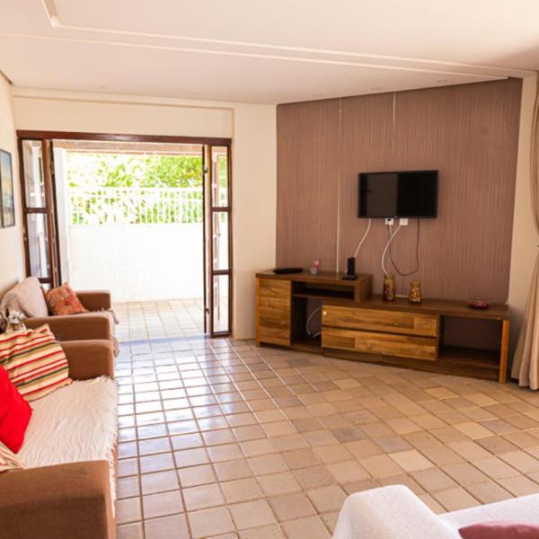 Casa com Wi-Fi, Piscina e Garagem a 550m da Praia - Foto 2
