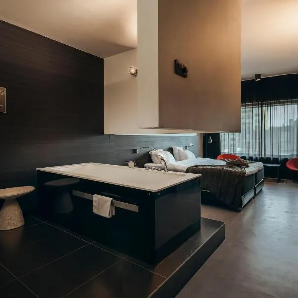 Carbon Hotel, hotel v destinaci Genk