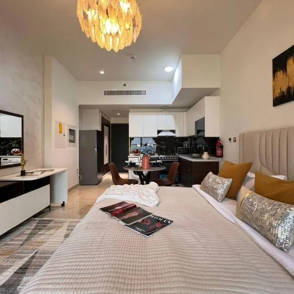 Fully Equipped Home near Miracle & Butterfly Gardens, hotel em Dubai