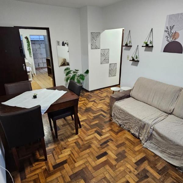 Apartamento completo uma cuadra do mar
