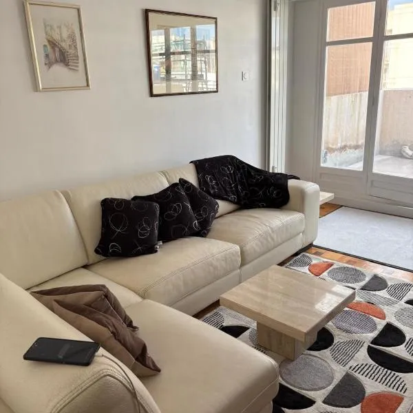 Appartement T3 NICE Promenade des Anglais, hotel v destinácii Nice