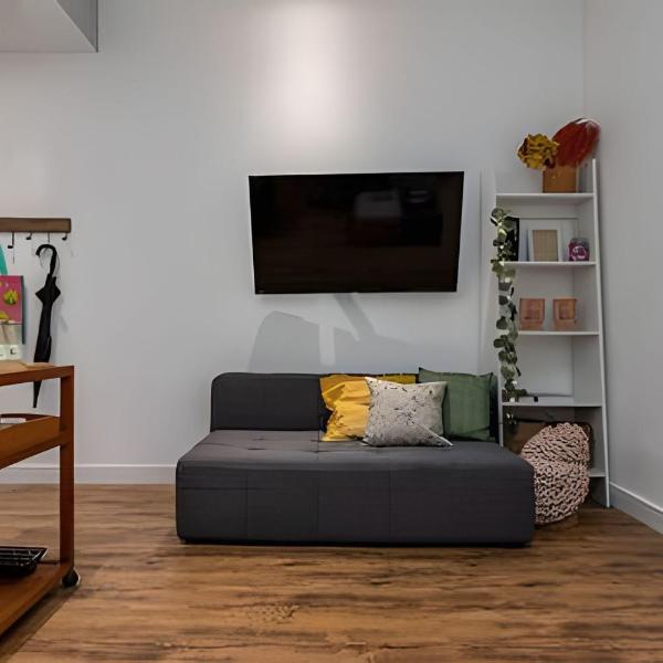 Hum104| Quarto e sala no coração do Leblon