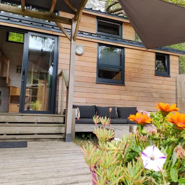 Tiny house Keremma, מלון בTréflez