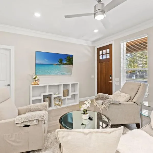 3BR Home Near Austin Airport & Downtown, hotel di Austin
