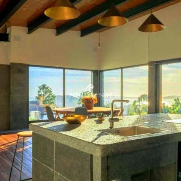 Blackhouse piscina climatizada de mayo a octubre, viešbutis mieste Pontevedra