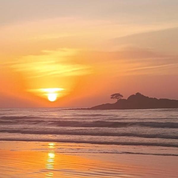 Apto PITANGUEIRAS SACADA-5Min Praia 1 vaga SERV PRAIA-6P